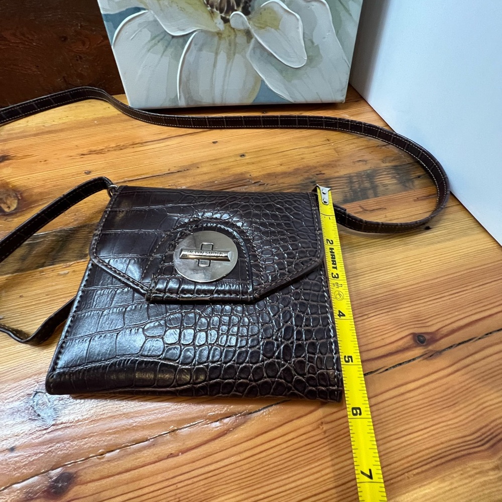 Jaclyn smith Brown Crocodile-Embossed Crossbody Bag - Picture 6 of 12